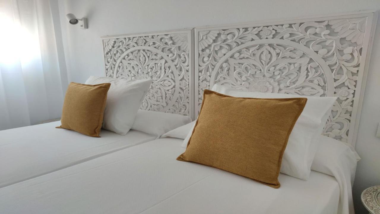 La Posada De Lola - Adults Only Hotel Bolonia Exterior photo